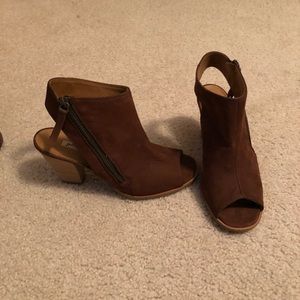 Size 6 Paul Green Sandals